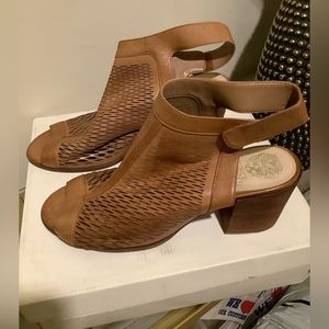 NWTS Vince Camuto Lavette Carmel 100% leather uppers sling back shoes Size 12